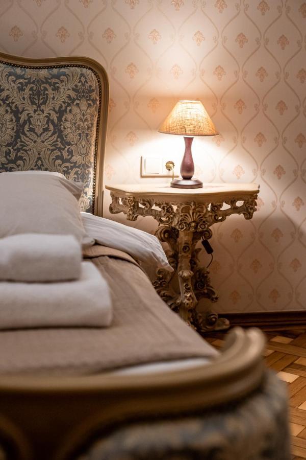 3 Bedrooms Royal Italian Style In An Austrian Building, Parking, Balcony Lviv Dış mekan fotoğraf