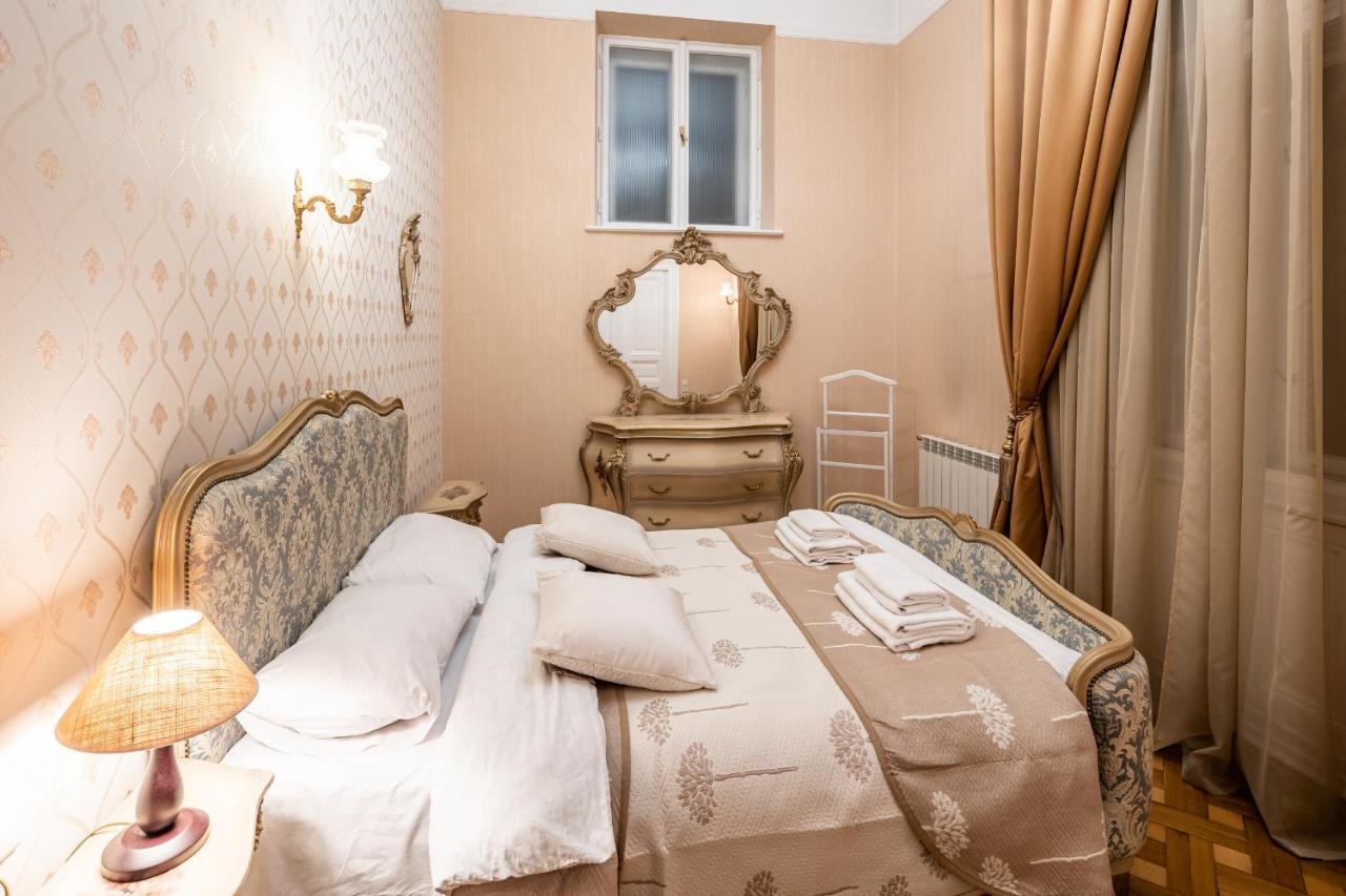 3 Bedrooms Royal Italian Style In An Austrian Building, Parking, Balcony Lviv Dış mekan fotoğraf