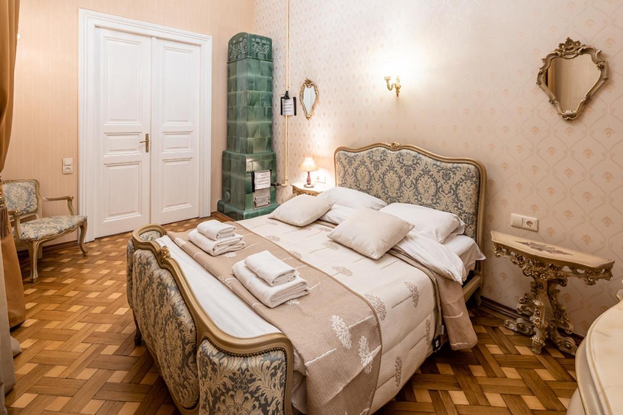 3 Bedrooms Royal Italian Style In An Austrian Building, Parking, Balcony Lviv Dış mekan fotoğraf