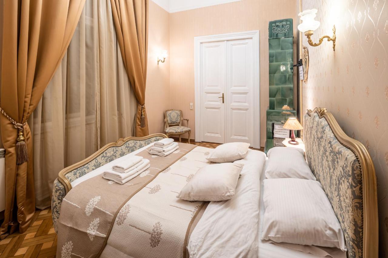 3 Bedrooms Royal Italian Style In An Austrian Building, Parking, Balcony Lviv Dış mekan fotoğraf